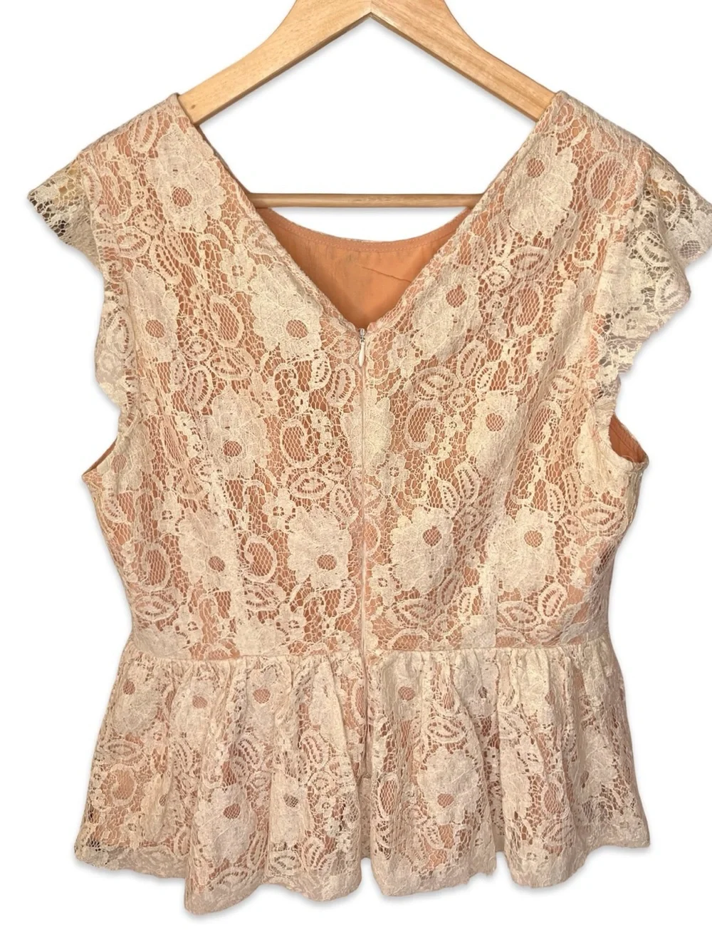 Maeve Anthropologie Lace Peplum Top Size Large Cream Floral Lace Romantic Boho - Picture 13 of 14